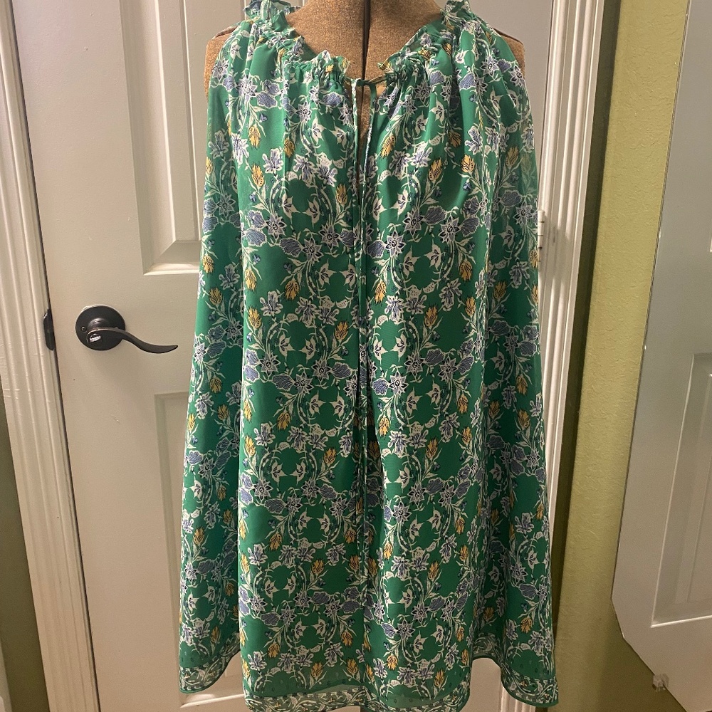 3x  Floral Sleeveless Blouse